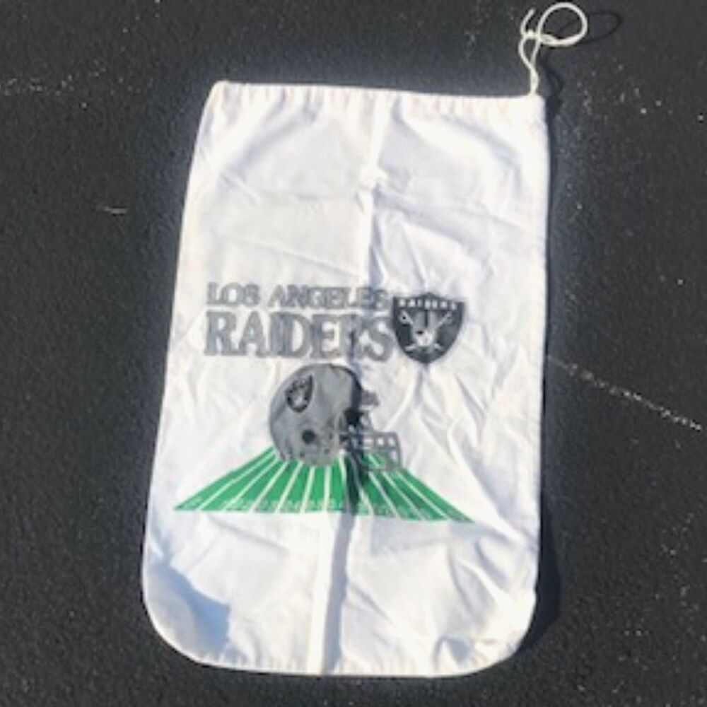 Los Angeles / Las Vegas Raiders Vintage Collector's Laundry Sack . New w/o Tags